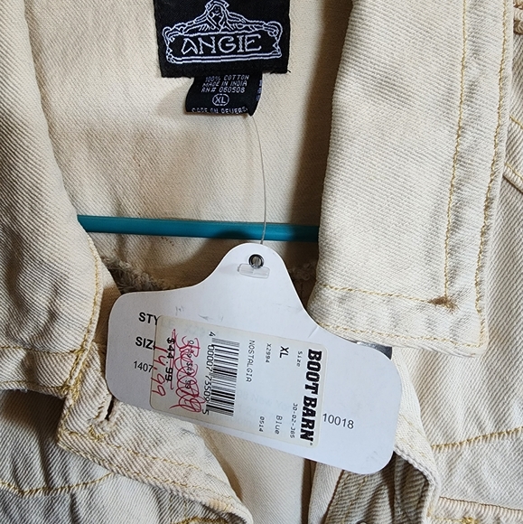 Shabby Chic 100% Cotton Vest in Cream - Picture 2 of 5